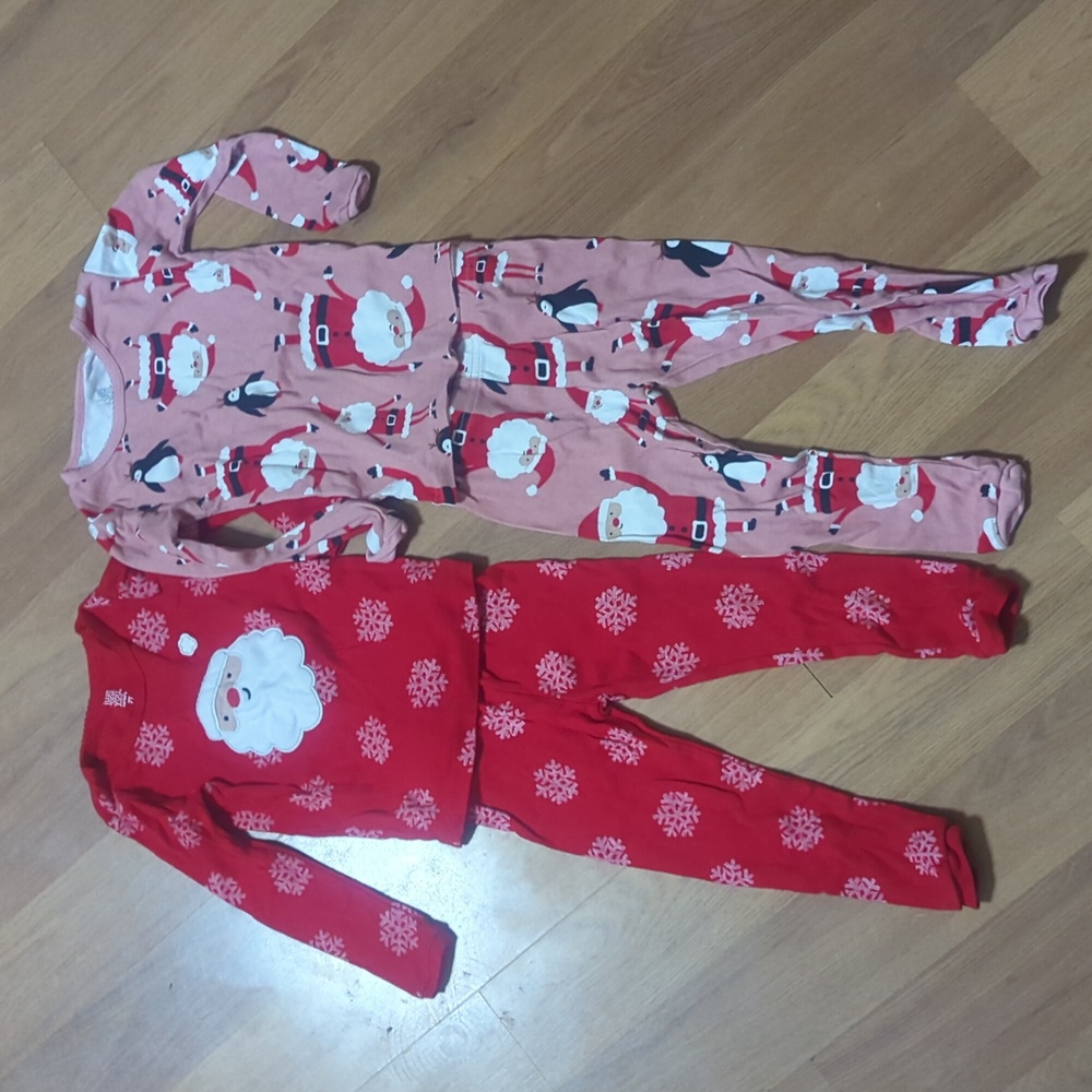 Set of 2 Christmas pajamas size 2T